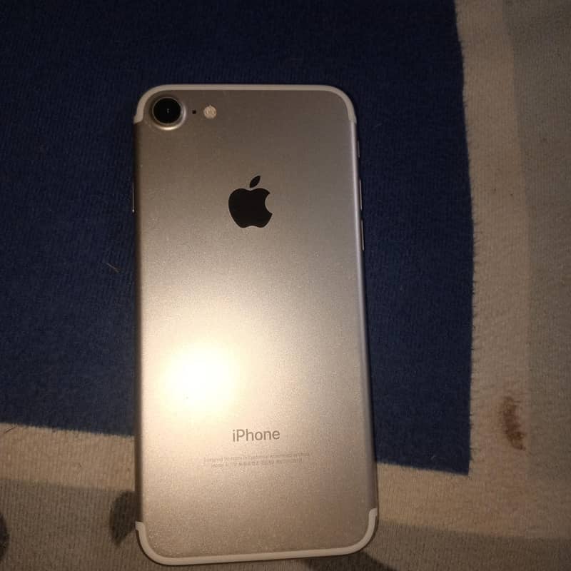 Apple iPhone 7 2
