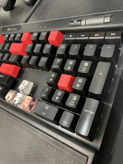 Corsair K95 RGB Platinum with box and wrist rest
