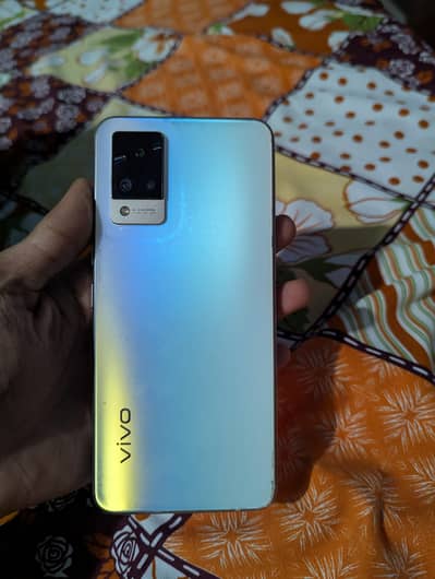 Vivo V21
