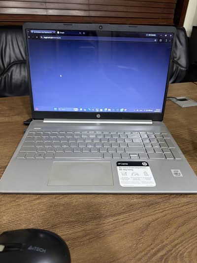 Hp laptop brand new condition 8Gb Ddr4 256 ssd