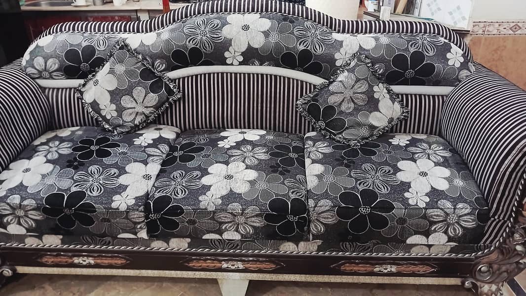 Sofa. 0