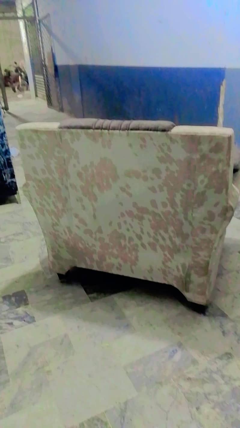 2 sofa 7