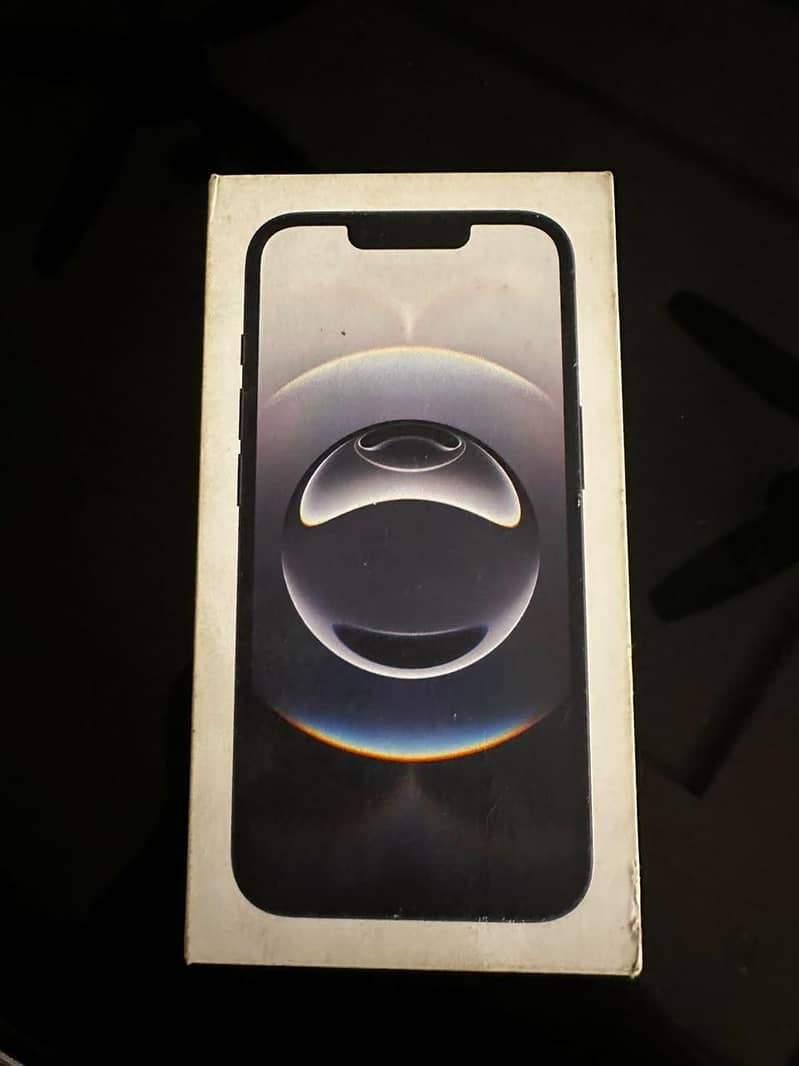 Apple iPhone 16e 5