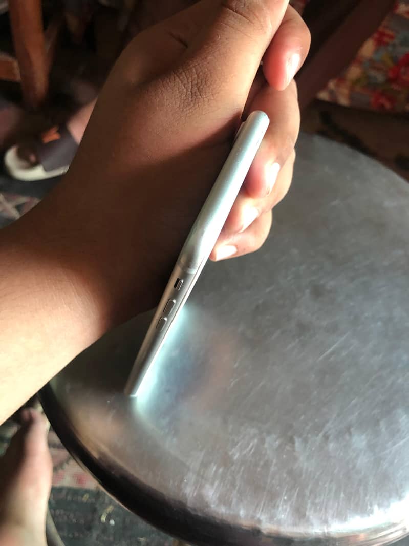 Apple iPhone 7 4