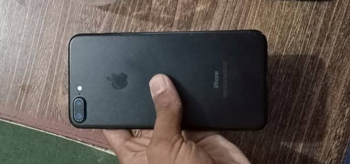 Apple iPhone 7 Plus 1