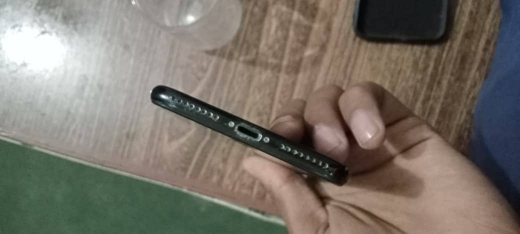 Apple iPhone 7 Plus 2