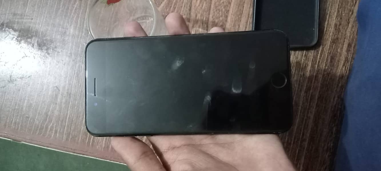 Apple iPhone 7 Plus 5