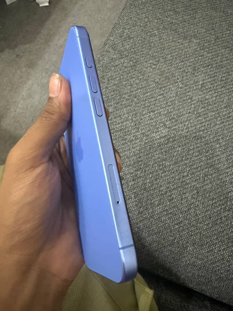 Apple iPhone 16 1