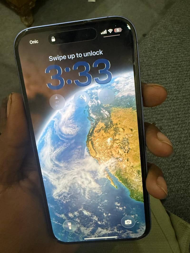 Apple iPhone 16 3