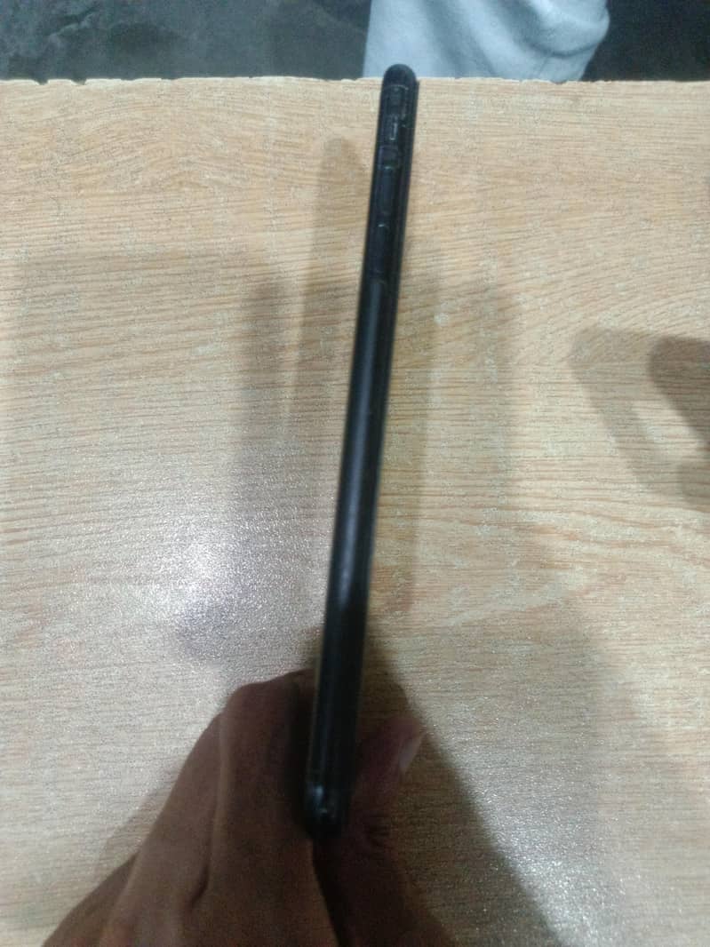 Apple iPhone 7 Plus 2