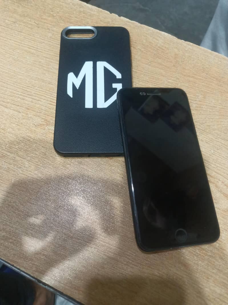Apple iPhone 7 Plus 6