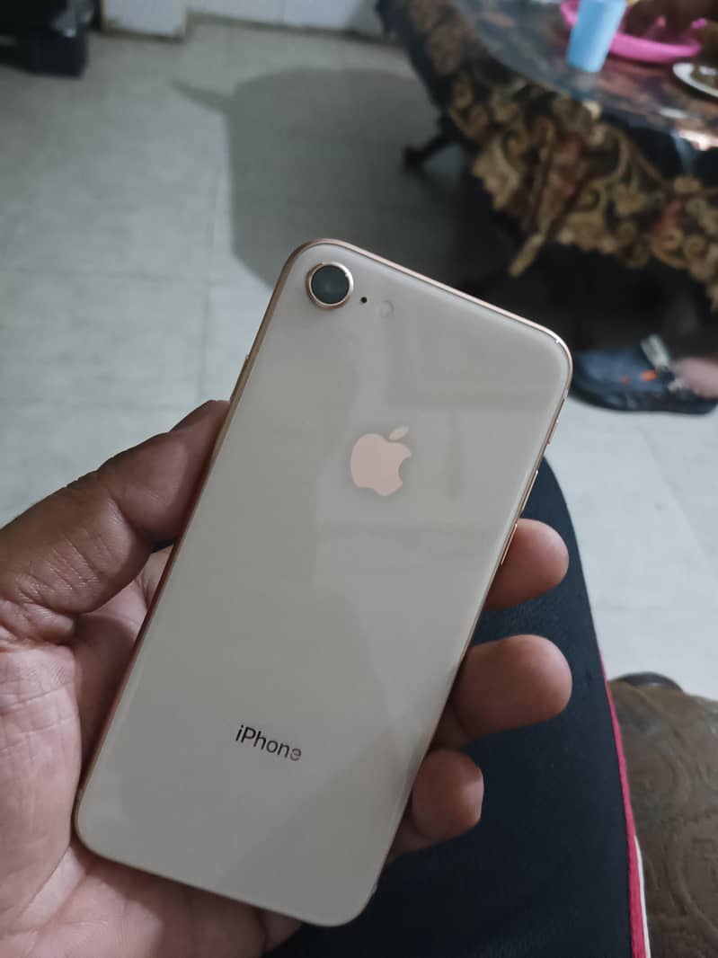 Apple iPhone 8 1