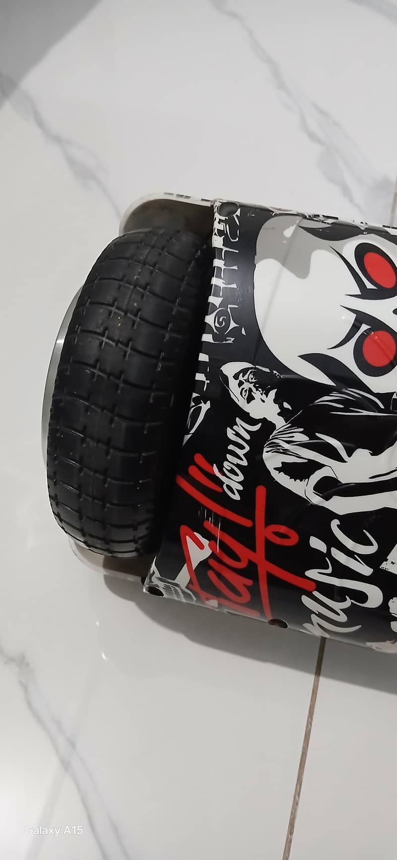 hoverboard in 10/10 condition 1