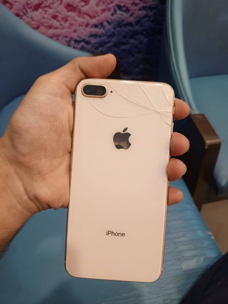 Apple iPhone 8 Plus 2