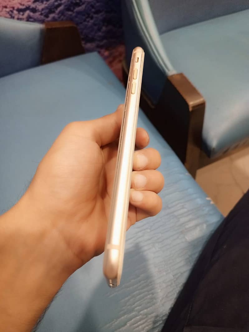 Apple iPhone 8 Plus 5