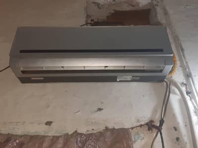 Almost new AC for sale