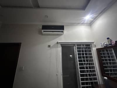 Dawlance Inverter AC 1 ton new condtion