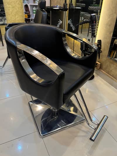 saloon chair Medi Pani chair cutting chair