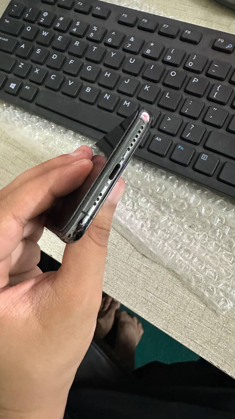 Apple iPhone XS 5