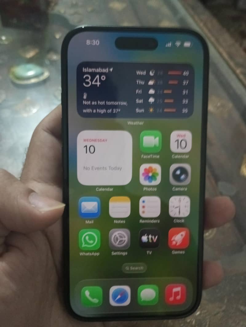 Apple iPhone 16 4