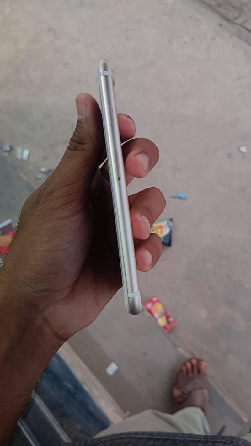 Apple iPhone 7 1