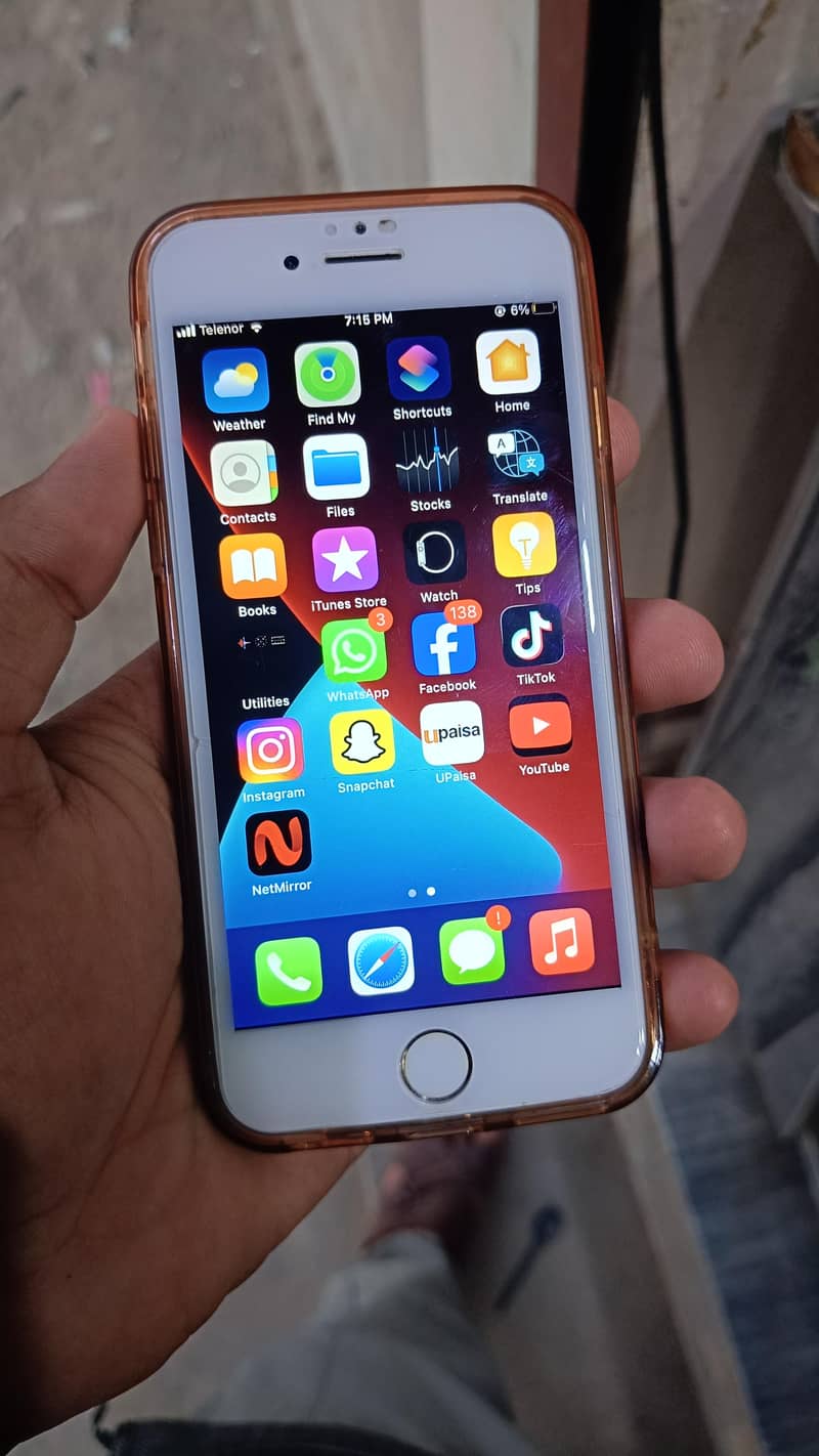 Apple iPhone 7 4