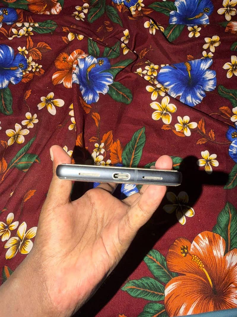 Google Pixel 7 4