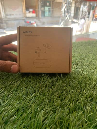Aukey. EP. T25