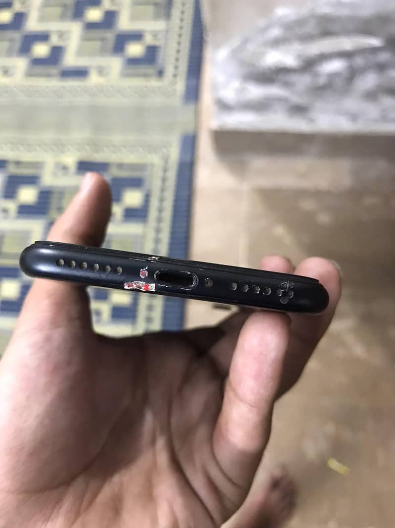 Apple iPhone 7 1