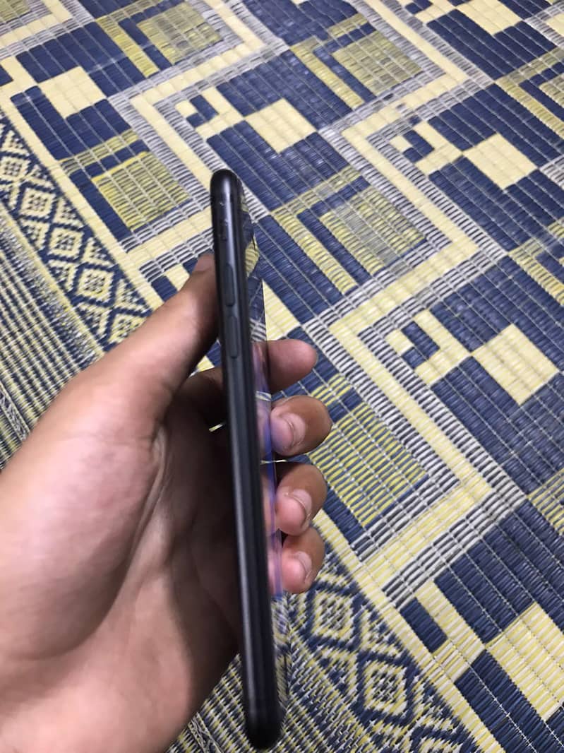 Apple iPhone 7 2