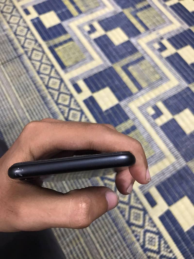 Apple iPhone 7 4