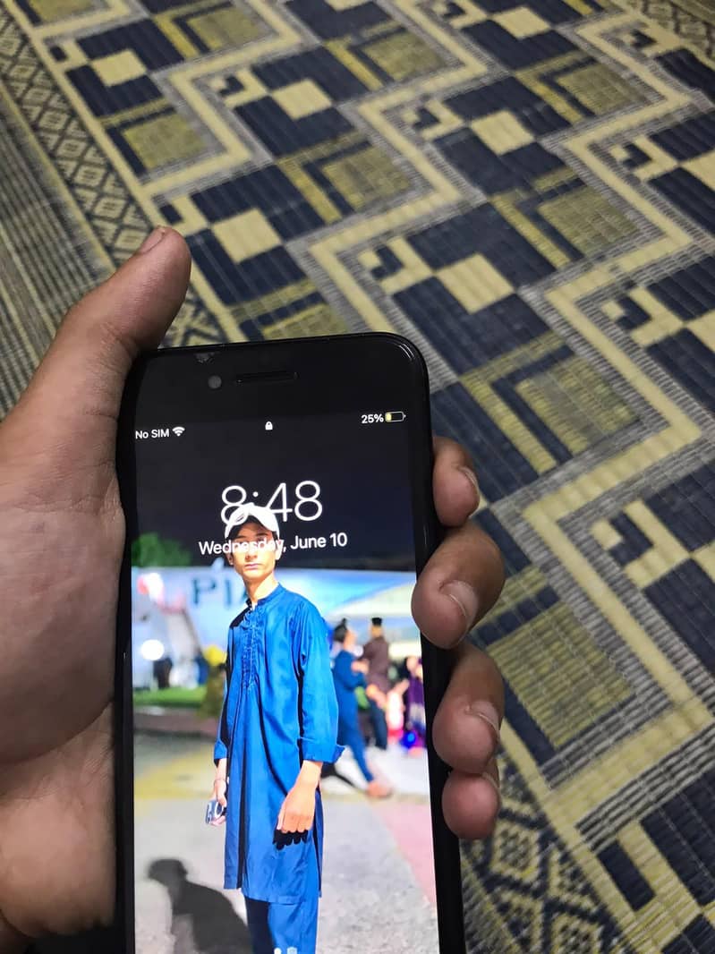 Apple iPhone 7 7
