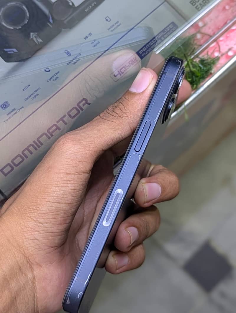 Apple iPhone 13 2