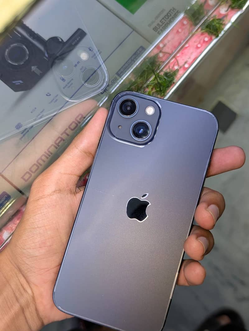 Apple iPhone 13 3
