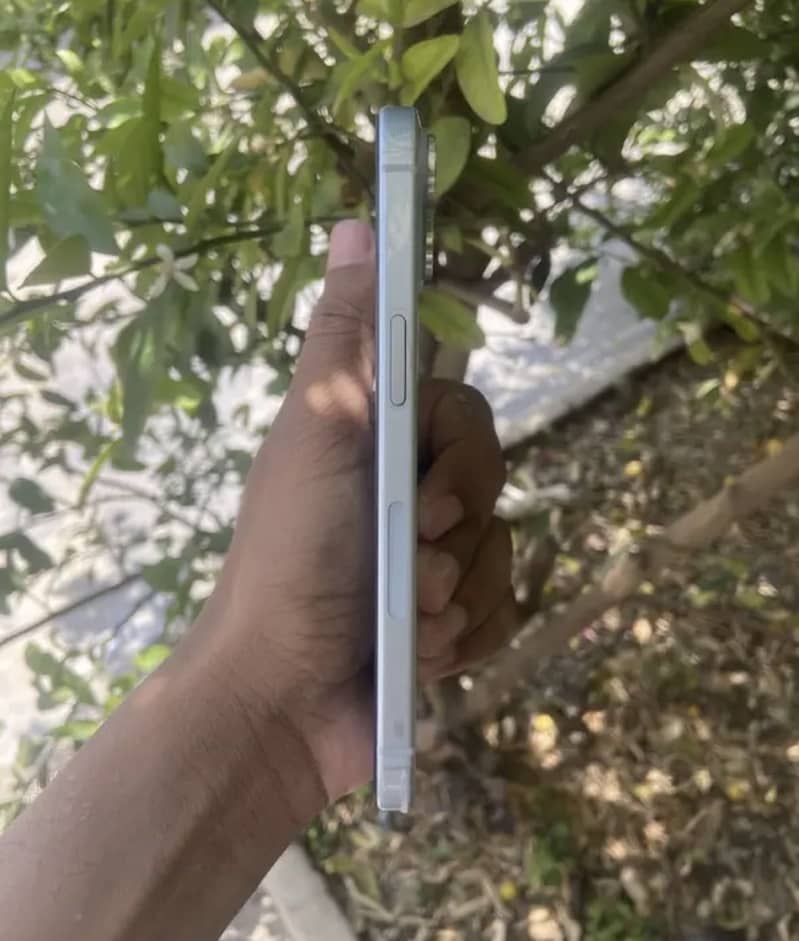 Apple iPhone 15 1