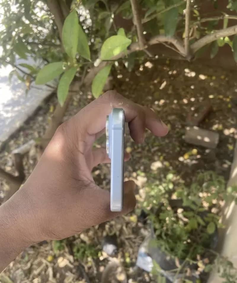 Apple iPhone 15 2