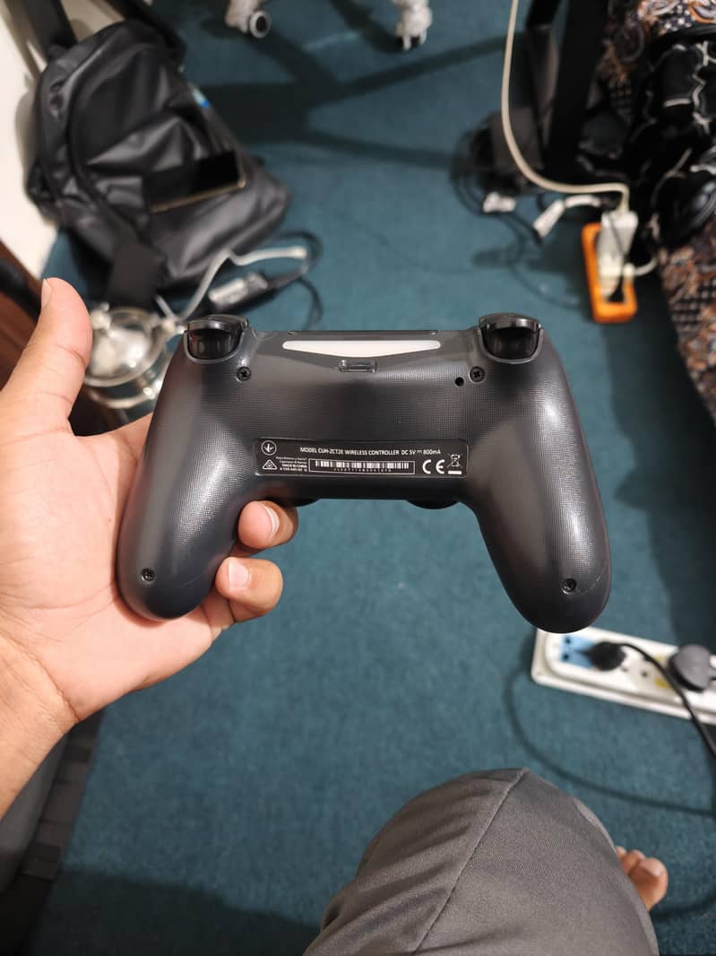 PS4 controller with box and everything 2