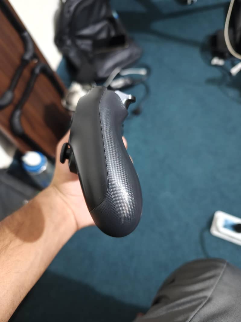 PS4 controller with box and everything 3