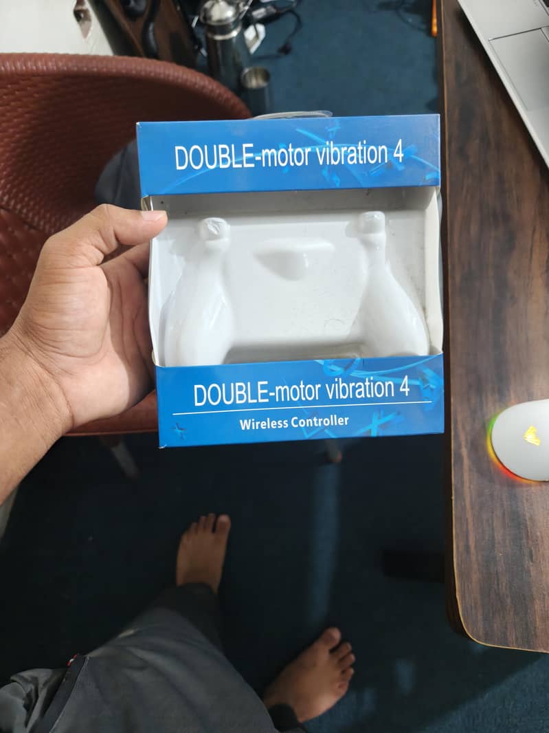 PS4 controller with box and everything 4