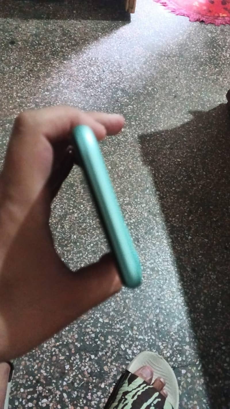 iPhone 11 2