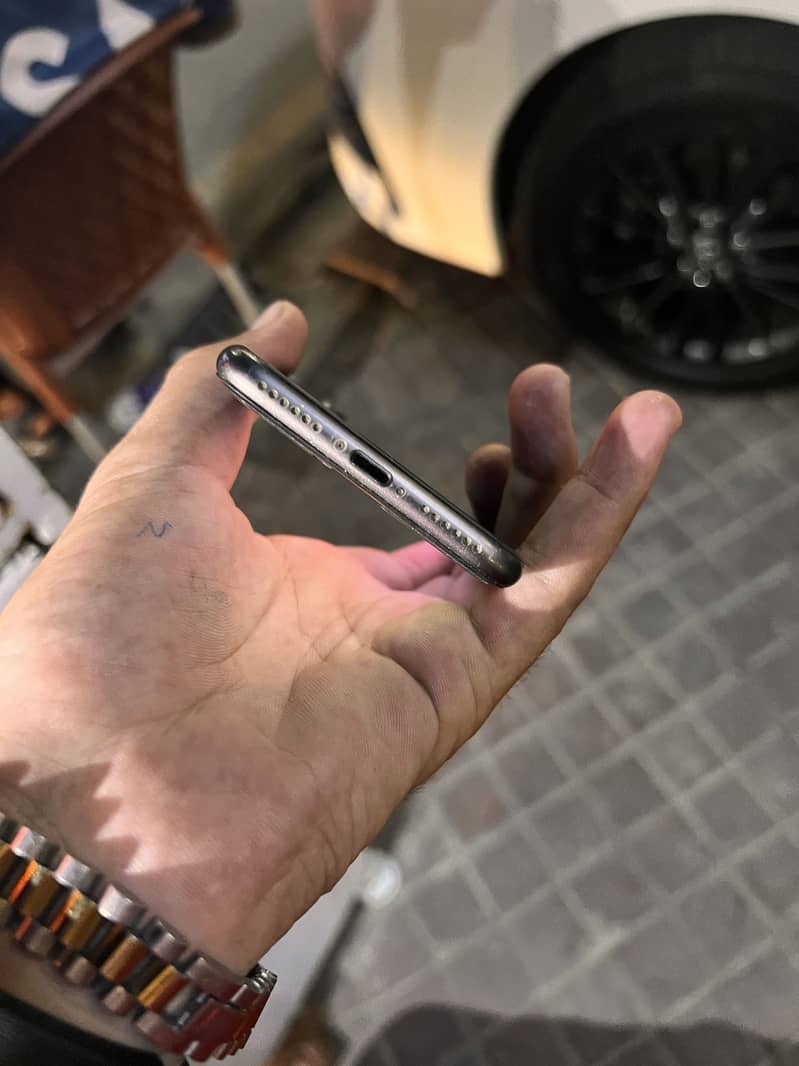 iPhone 8 4