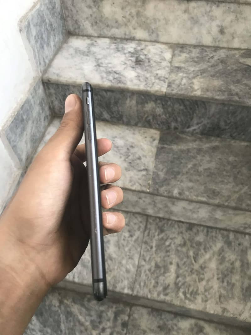 Apple iPhone 8 Plus 1