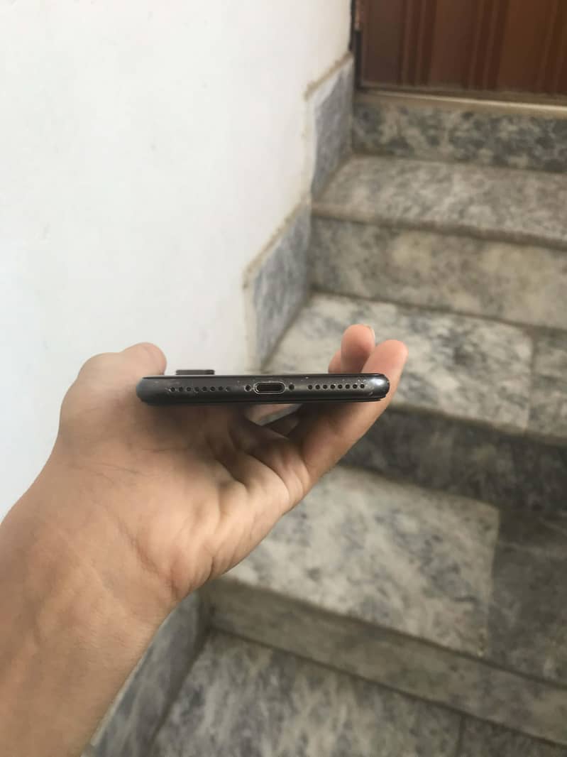 Apple iPhone 8 Plus 2