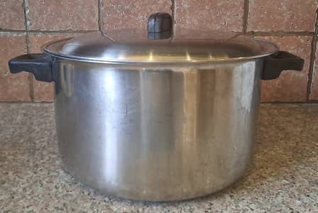 Metal Cooking Pots/Bartan