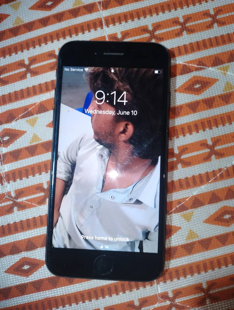 Apple iPhone 7 1