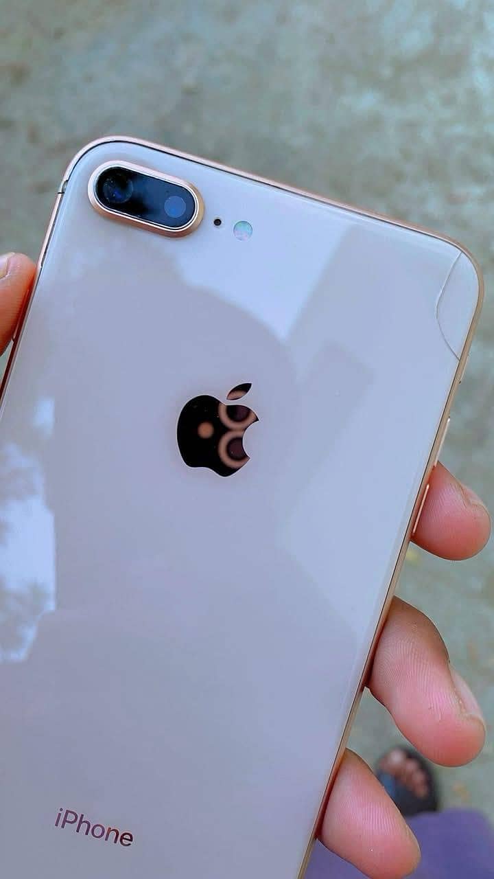 iPhone 8 Plus 2