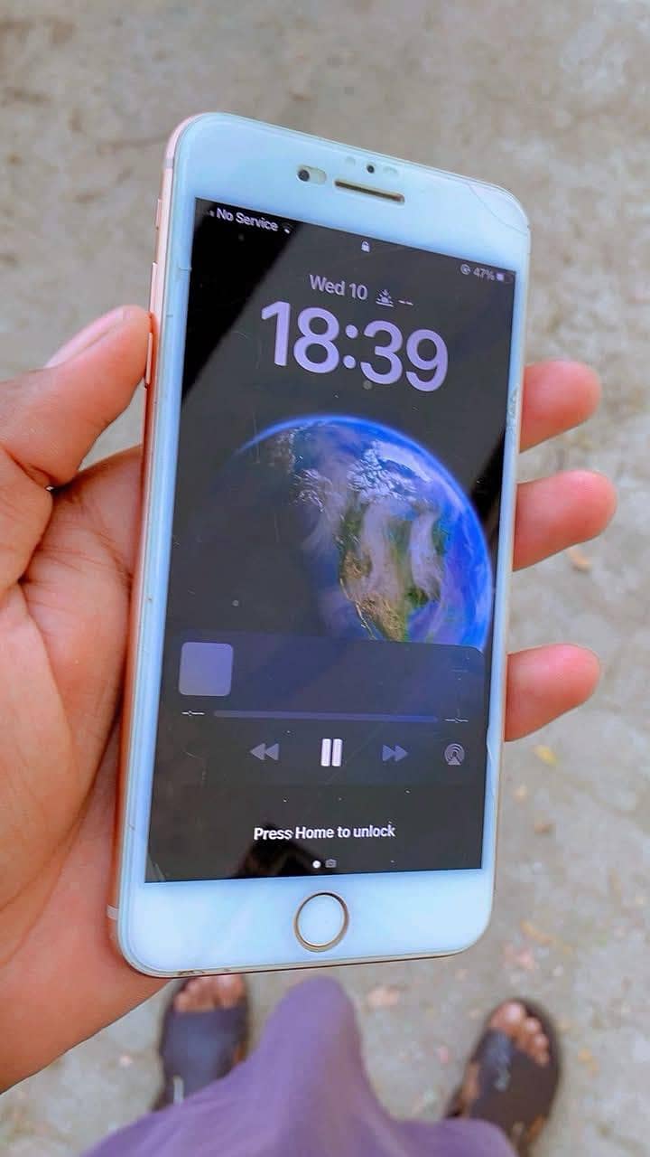 iPhone 8 Plus 6