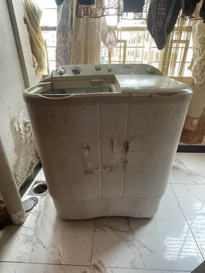 Haier 8kg twin tub semi-automatic washing machine  (Model: HWM80-000S)