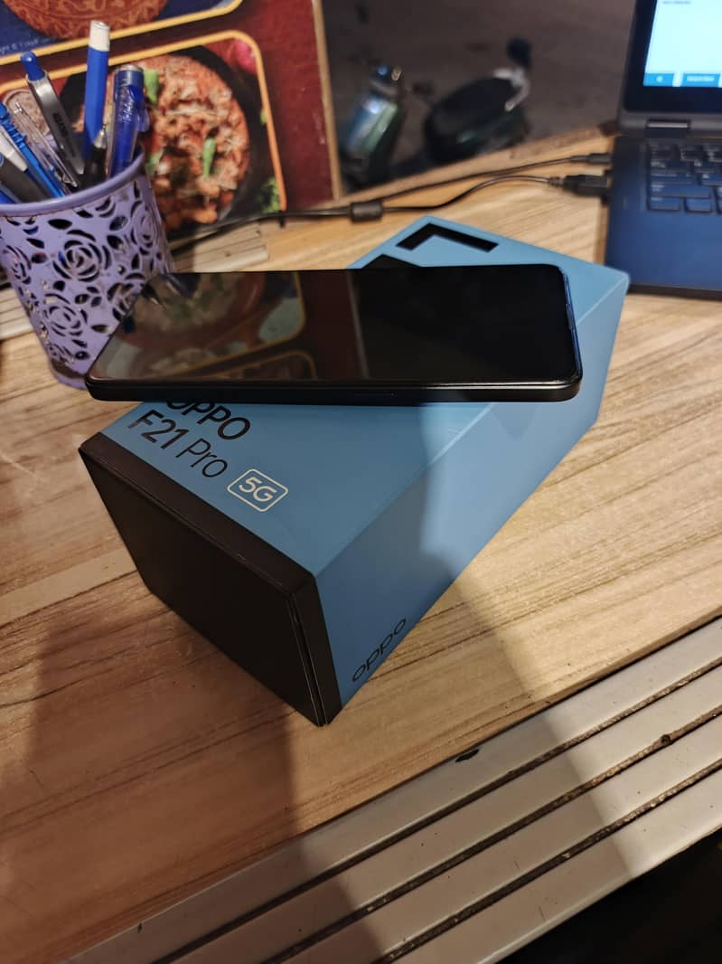 OPPO F21 Pro 0