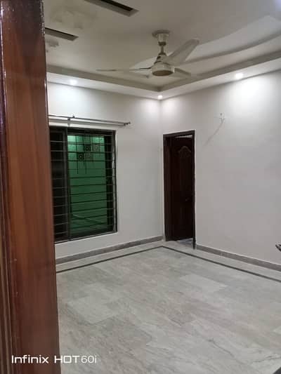 5marla upper portion available for rent in jubilee town Lahore